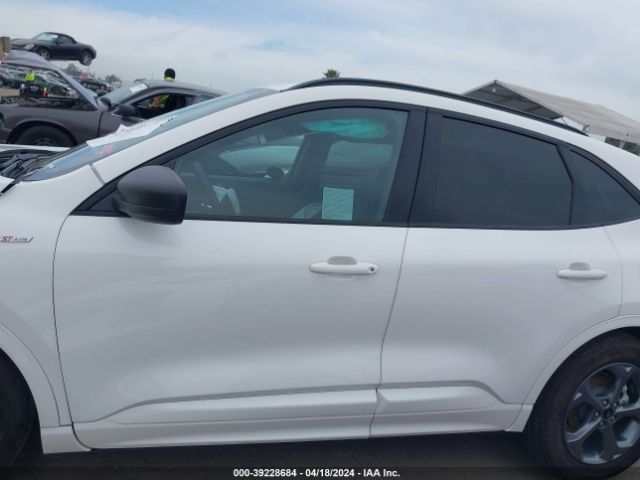 1FMCU0MN6PUA52111 Ford Escape St-line