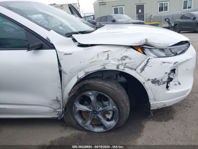1FMCU0MN6PUA52111 Ford Escape St-line