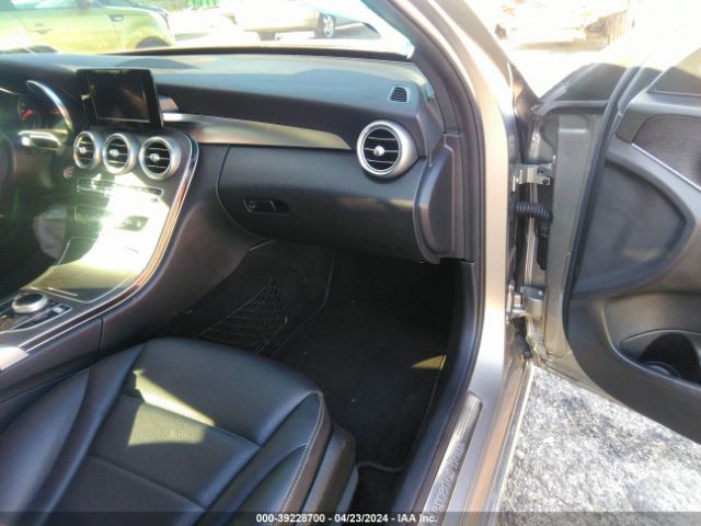 55SWF8EB0KU313179 Mercedes-Benz C 300 4matic
