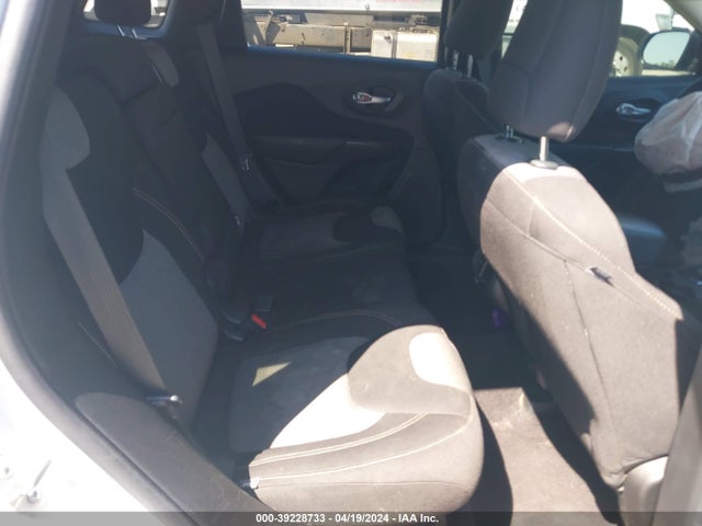 1C4PJMAB1GW374921 Jeep Cherokee Sport
