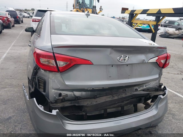 Hyundai SONATA SE 2015 5NPE24AF4FH126917 Image 6