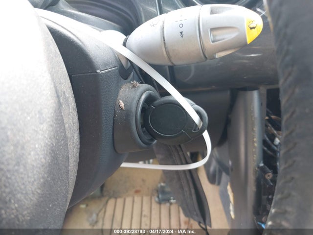 2006 MINI COOPER S WMWRH33506TF88434 Photo 10