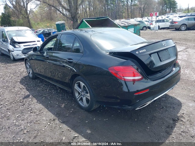 WDDZF4KB8HA138442 Mercedes-Benz E 300 4matic