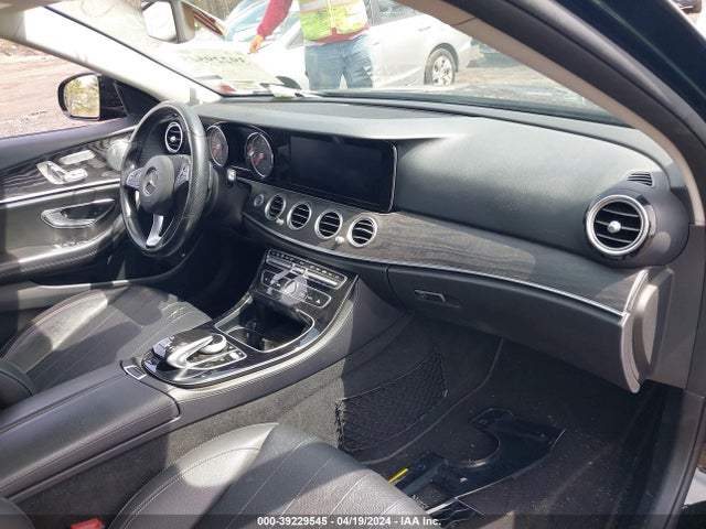 WDDZF4KB8HA138442 Mercedes-Benz E 300 4matic