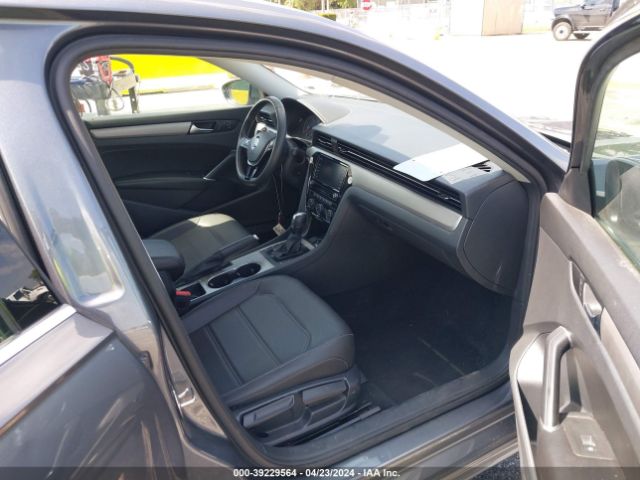 1VWSA7A34NC005227 Volkswagen Passat 2.0t Se