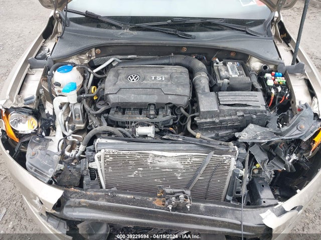 1VWAT7A36FC025812 Volkswagen Passat 1.8t Wolfsburg Edition