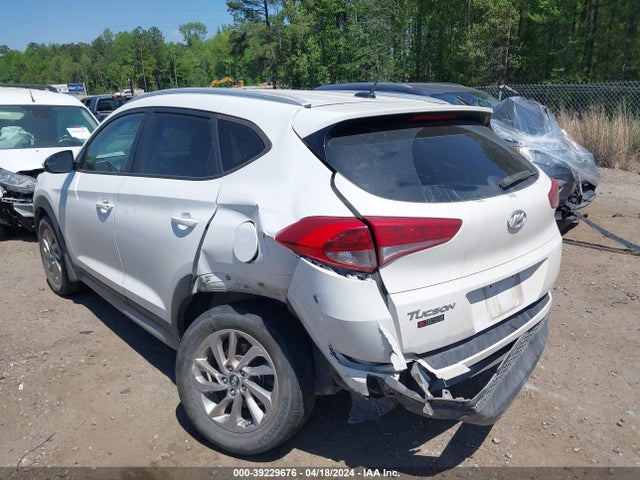Hyundai TUCSON SE 2017 KM8J33A48HU505900 Image 3