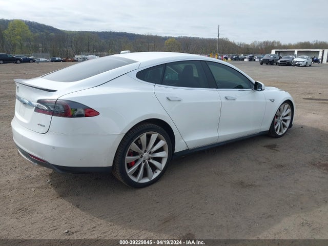 Tesla Model S P85 2014 5YJSA1H15EFP56764 Image 4