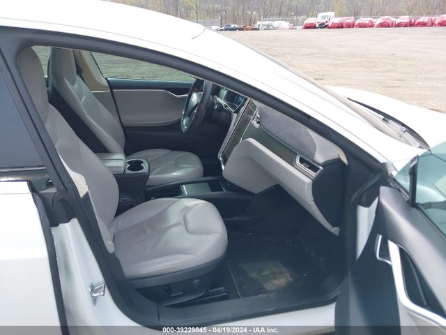 Tesla Model S P85 2014 5YJSA1H15EFP56764 Image 5