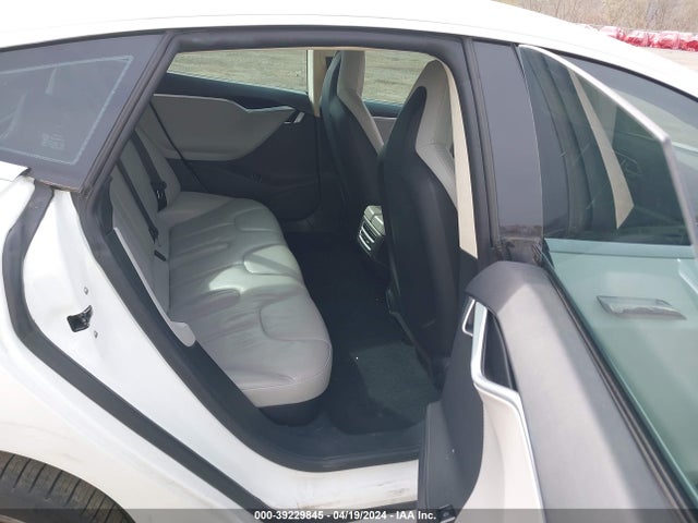 Tesla Model S P85 2014 5YJSA1H15EFP56764 Image 8