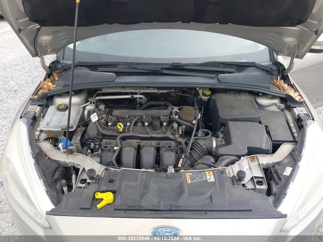 Ford FOCUS SE 2015 1FADP3K20FL238618 Image 10