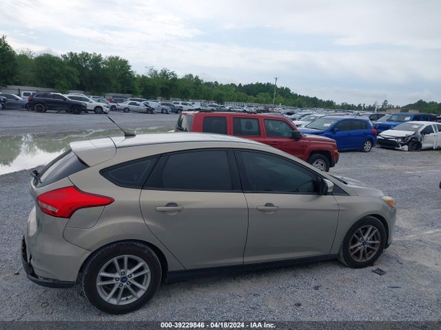 Ford FOCUS SE 2015 1FADP3K20FL238618 Image 13