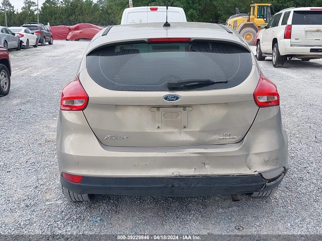 Ford FOCUS SE 2015 1FADP3K20FL238618 Image 16