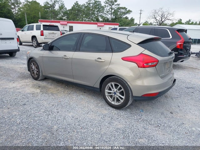 Ford FOCUS SE 2015 1FADP3K20FL238618 Image 3