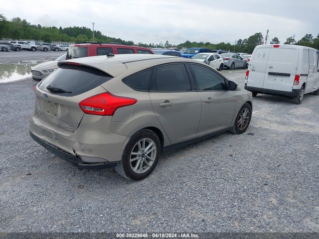 Ford FOCUS SE 2015 1FADP3K20FL238618 Image 4