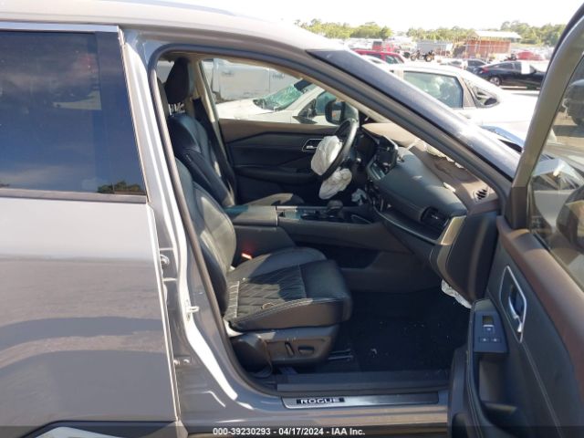 JN8AT3DCXMW100583 Nissan Rogue Platinum Fwd