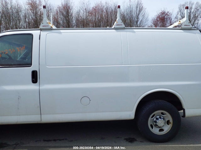 Chevrolet Express 2500 Work Van 2017 1GCWGAFF3H1313962 Image 14