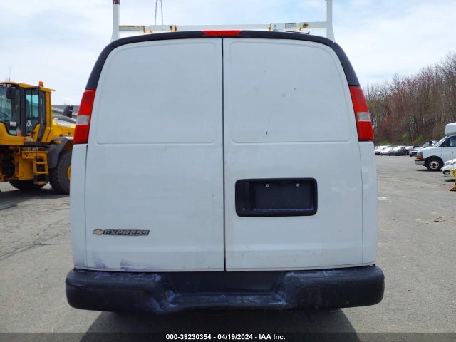 Chevrolet Express 2500 Work Van 2017 1GCWGAFF3H1313962 Image 16