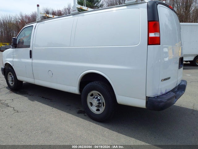 Chevrolet Express 2500 Work Van 2017 1GCWGAFF3H1313962 Image 3