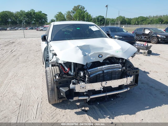BMW X6 M60i 2024 5UX43EX07R9V11577 Image 6