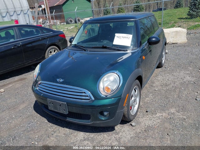 2010 MINI COOPER WMWMF3C56ATZ61854 Photo 5