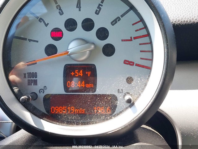 2010 MINI COOPER WMWMF3C56ATZ61854 Photo 6
