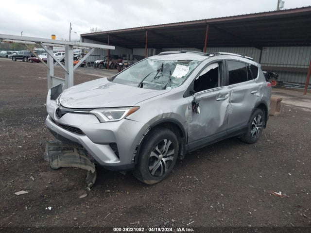 Toyota RAV4 LE 2017 2T3BFREV8HW546682 Image 2