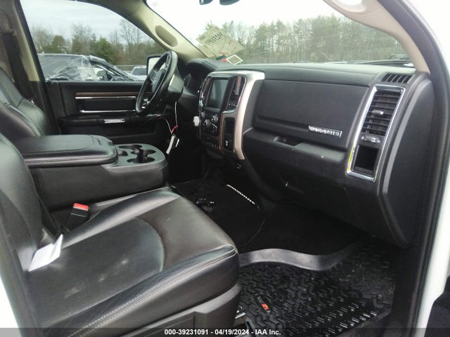 1C6RR7NTXHS555716 RAM 1500 Laramie  4x4 5'7 Box