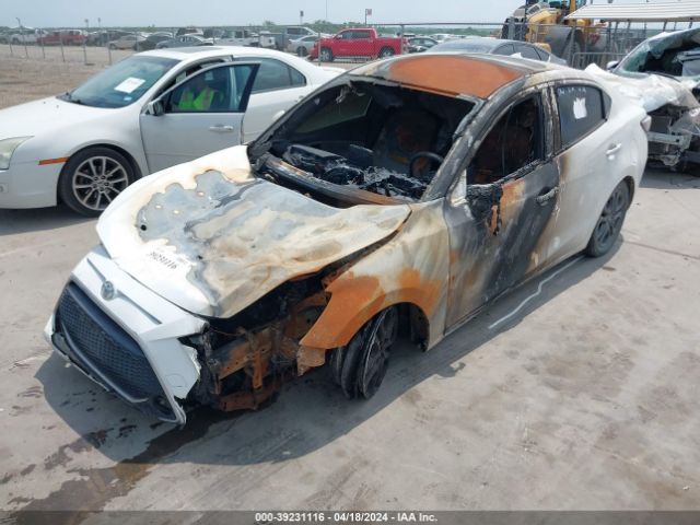 3MYDLBYV6KY503997 Toyota YARIS LE