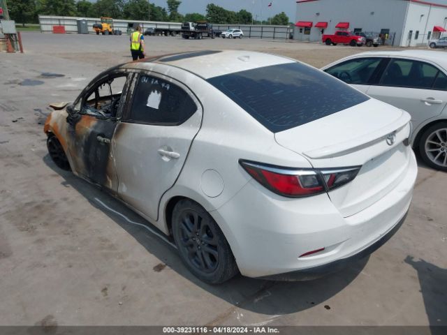 3MYDLBYV6KY503997 Toyota YARIS LE