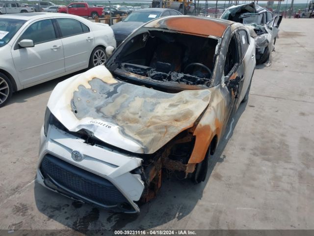 3MYDLBYV6KY503997 Toyota YARIS LE