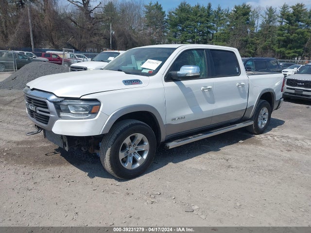 RAM 1500 Laramie  4x4 5'7 Box 2020 1C6SRFJM8LN256565 Image 2