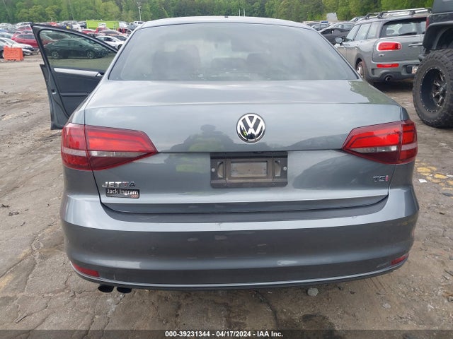 3VWDB7AJ8JM250979 Volkswagen Jetta 1.4t Se/1.4t Wolfsburg Edition
