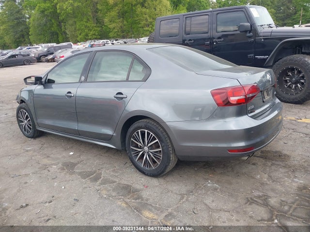 3VWDB7AJ8JM250979 Volkswagen Jetta 1.4t Se/1.4t Wolfsburg Edition