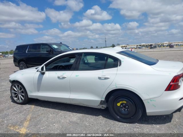 7JR102FKXKG009471 Volvo S60 T5 Momentum