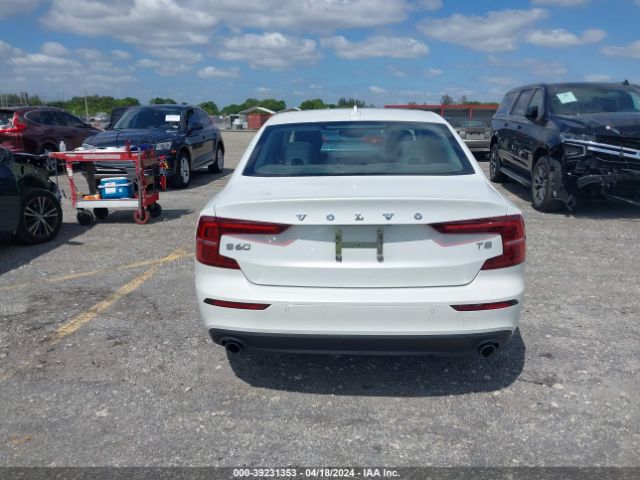 7JR102FKXKG009471 Volvo S60 T5 Momentum
