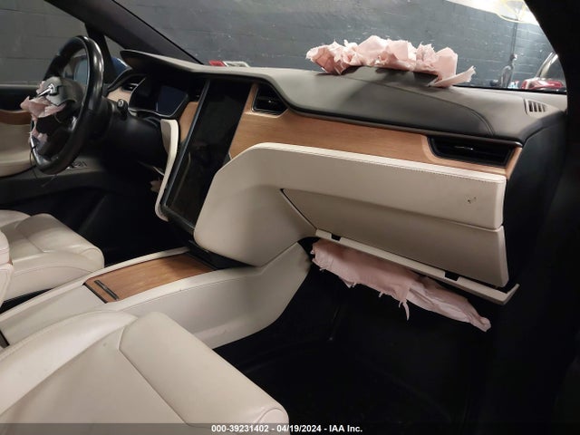 Tesla Model X 100d/75d/long Range 2019 5YJXCAE20KF188805 Image 5