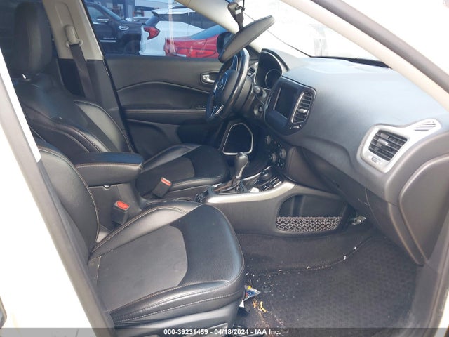 Jeep Compass Latitude 4x4 2019 3C4NJDBB8KT678378 Image 5