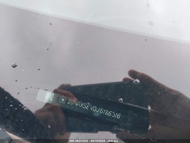 Chevrolet EQUINOX LT 2018 2GNAXSEV0J6186316 Image 9