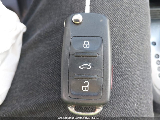 3VW2K7AJ0EM258068 Volkswagen Jetta 2.0l S