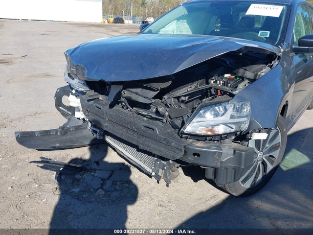 3VW2K7AJ0EM258068 Volkswagen Jetta 2.0l S