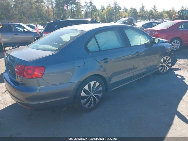 3VW2K7AJ0EM258068 Volkswagen Jetta 2.0l S