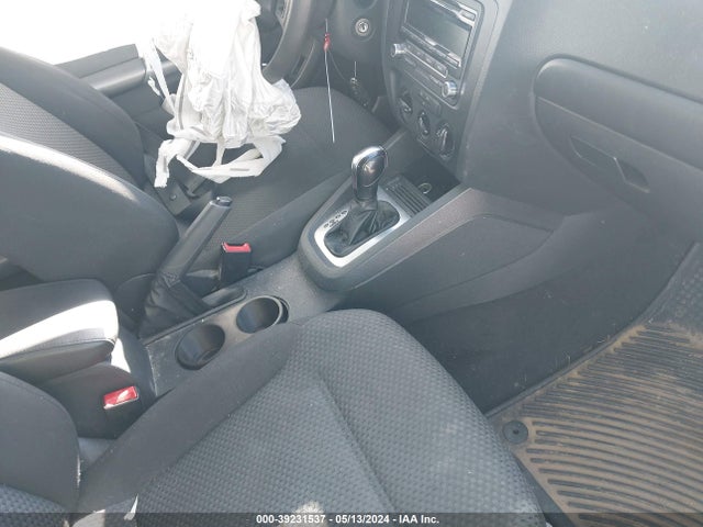3VW2K7AJ0EM258068 Volkswagen Jetta 2.0l S