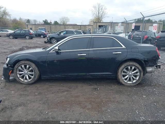 2C3CCAKG2KH722643 Chrysler 300 Limited Awd