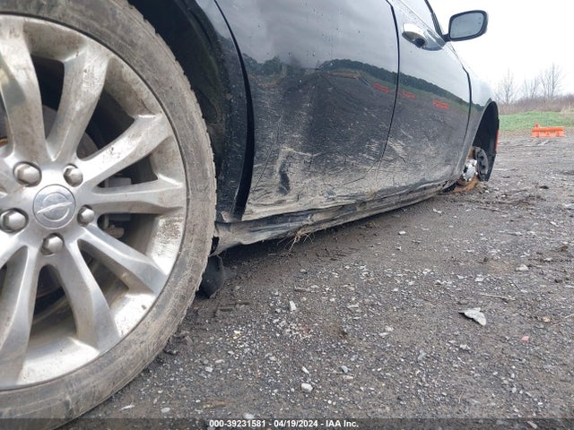 2C3CCAKG2KH722643 Chrysler 300 Limited Awd