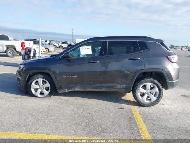 3C4NJDBB7JT350318 Jeep Compass Latitude 4x4
