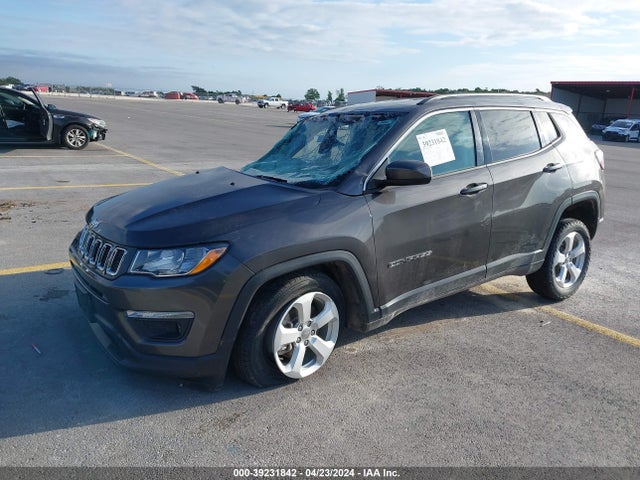 3C4NJDBB7JT350318 Jeep Compass Latitude 4x4