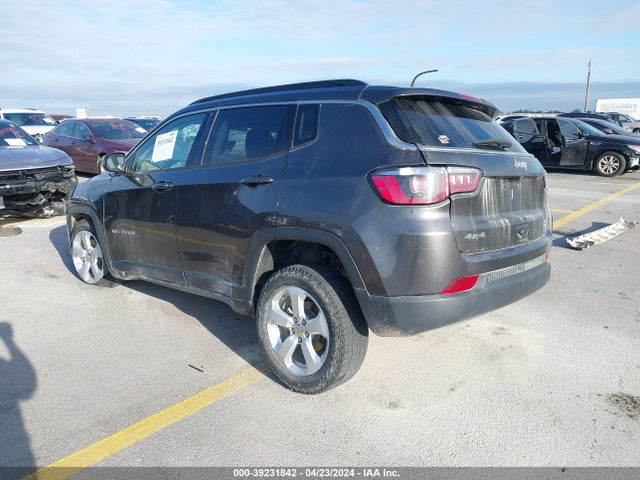 3C4NJDBB7JT350318 Jeep Compass Latitude 4x4