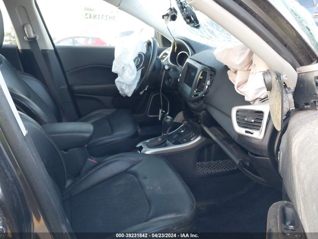 3C4NJDBB7JT350318 Jeep Compass Latitude 4x4
