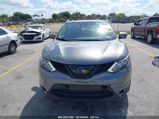JN1BJ1CR2HW130055 Nissan Rogue Sport Sl